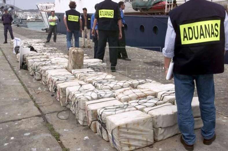 Imagen de archivo de un desembarco de droga en Gran Canaria tras un operativo del Servicio de Vigilancia Aduanera / TA